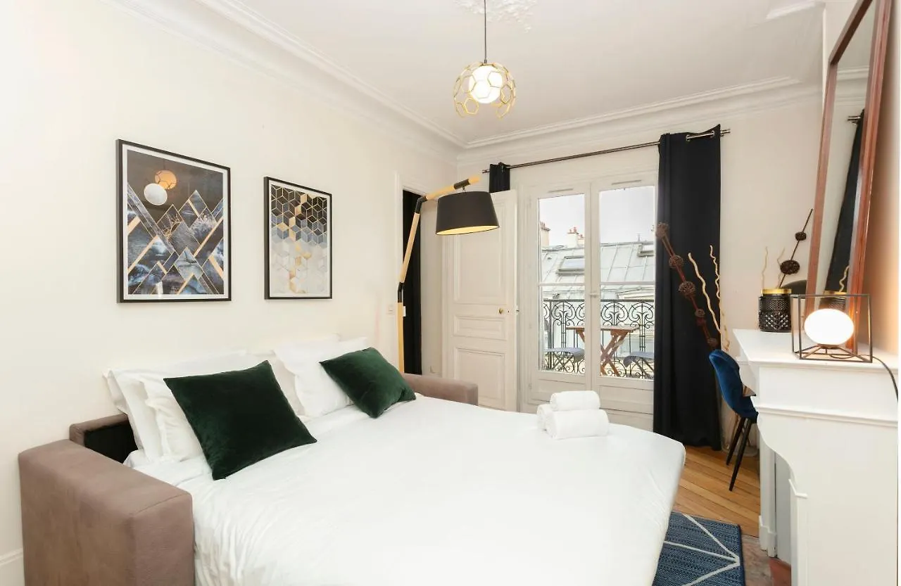 Apartment Latin Quarter With Balcony - Cityapartmentstay Paris