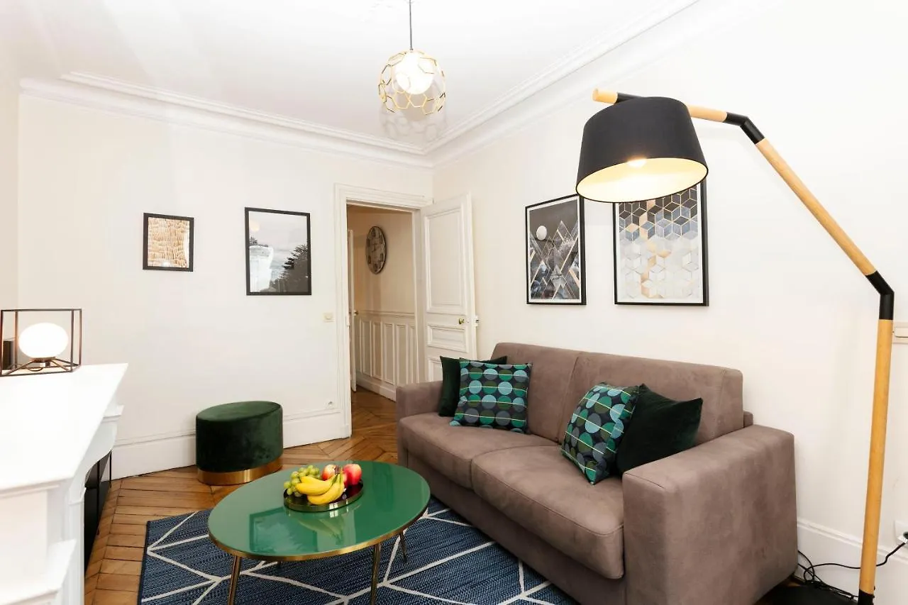 Apartment Latin Quarter With Balcony - Cityapartmentstay Paris
