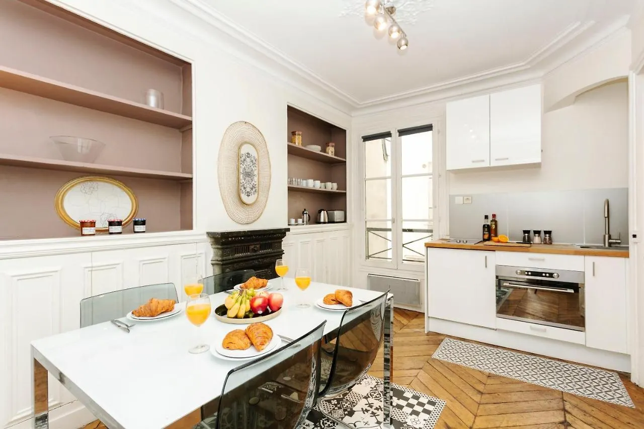 Latin Quarter With Balcony - Cityapartmentstay Paris