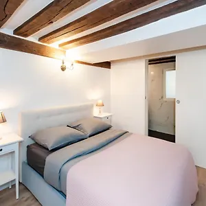 Appartement Place Du Pantheon, Paris